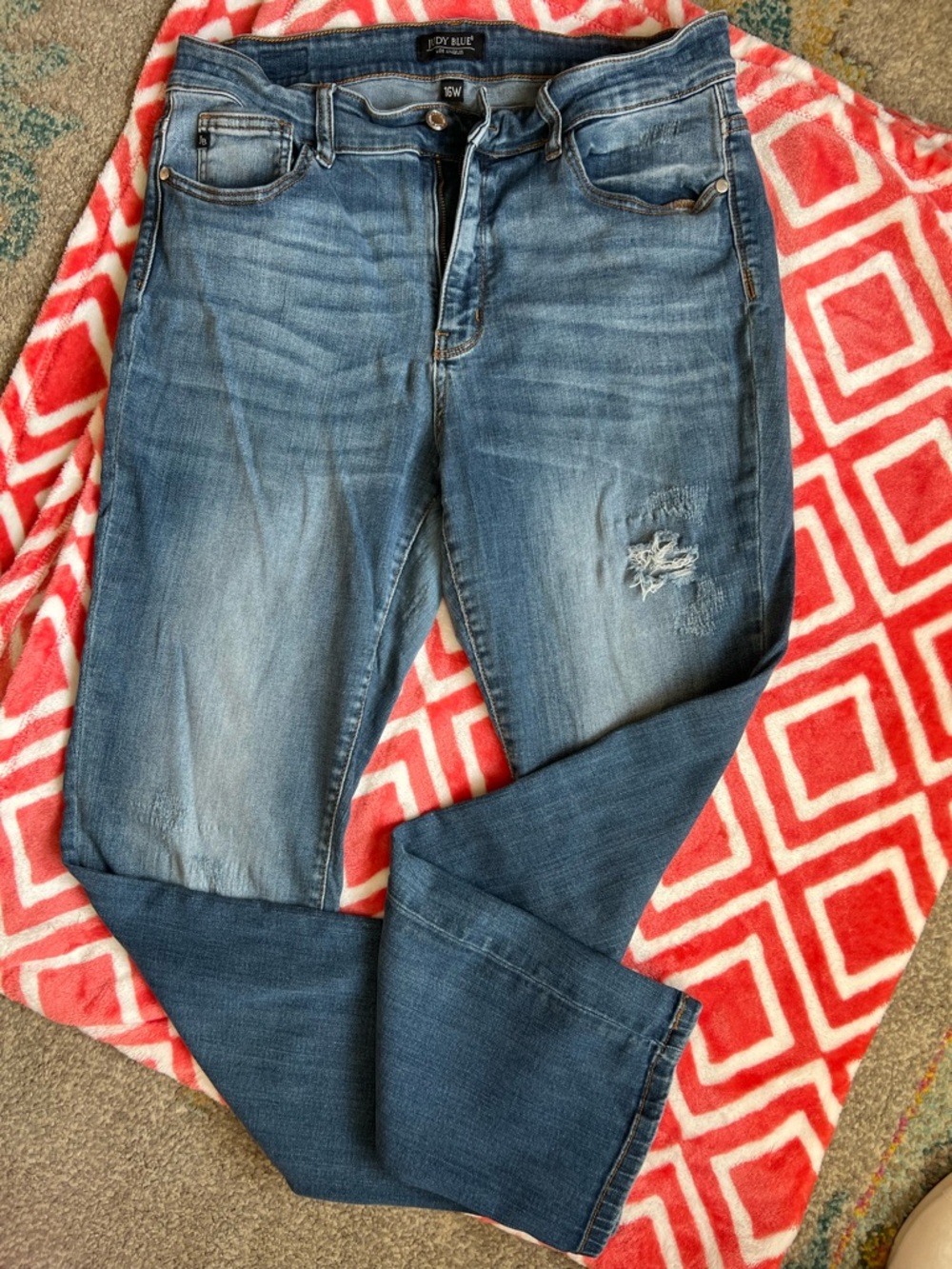 Judy Blue Faded Blue Straight Leg Distressed Jeans 16W